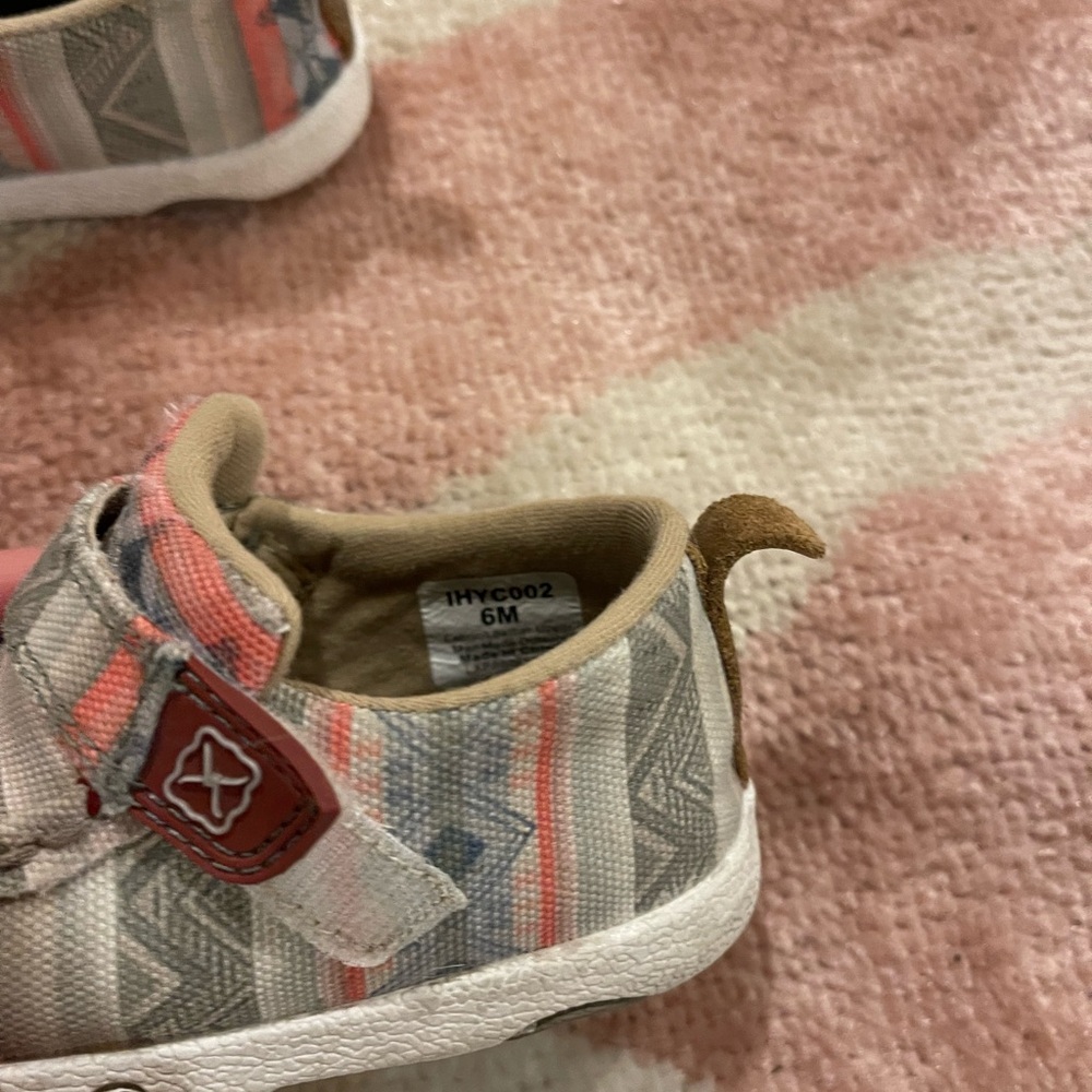 Toddler girls 6 Twisted X shoes. Price is for both - Picture 4 of 5